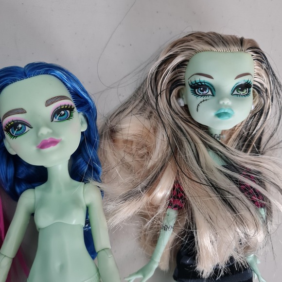 Monster High Dolls Lot G3 Fashion & Mini Figures Venus Draculaura Cleo Stands - Picture 6 of 16